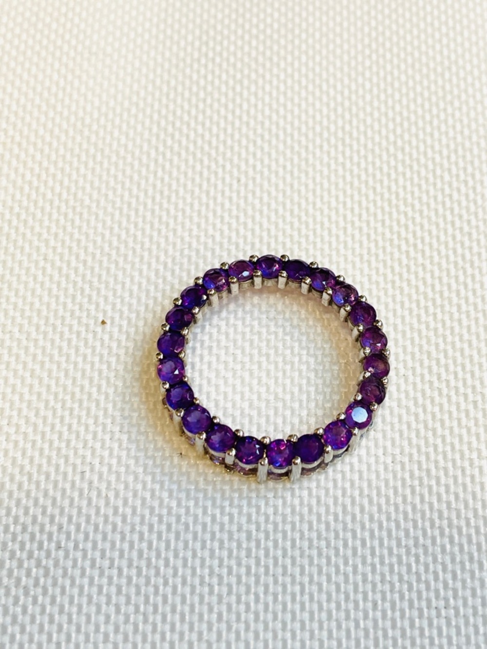 10K White Gold Amethyst Circle Pendant Necklace